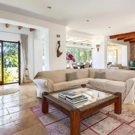 Lunablanca Santa Eularia des Riu